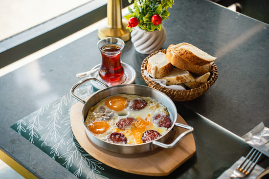 SUCUKLU YUMURTA